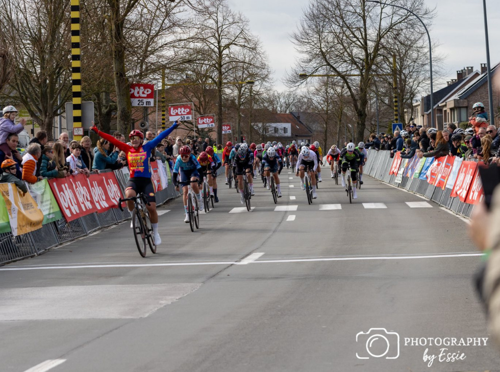 Nieuwsafbeelding Wat een start van het seizoen voor ons damesteam @carbonbikegiordanasofre !  